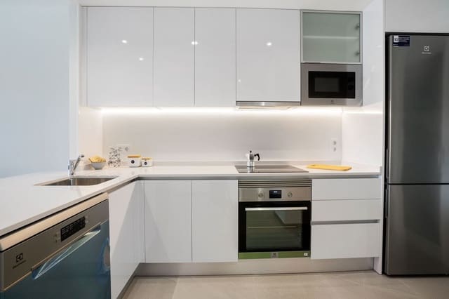 Apartamento de 3 habitaciones en Playa Flamenca, Orihuela en venta con piscina garaje - 499.000 € (Ref: 8881332)