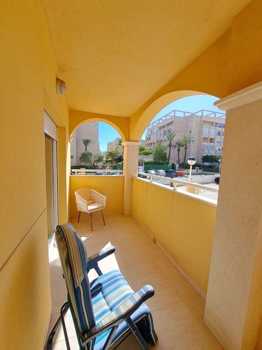 2 soveværelse Lejlighed til salg i Torrevieja med swimmingpool garage - € 156.900 (Ref: 8926061)