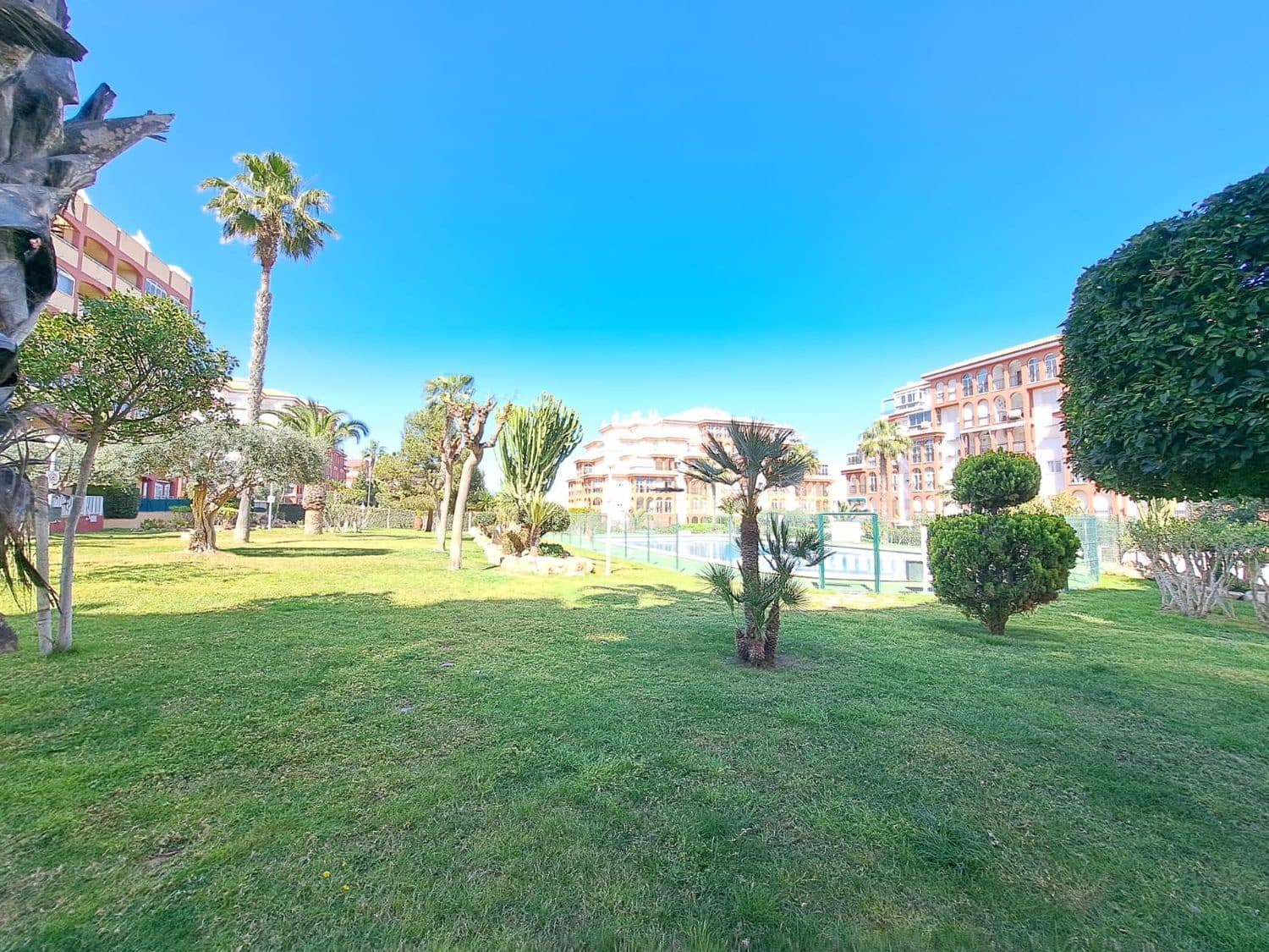 2 soveværelse Lejlighed til salg i Torrevieja med swimmingpool garage - € 156.900 (Ref: 8926061)