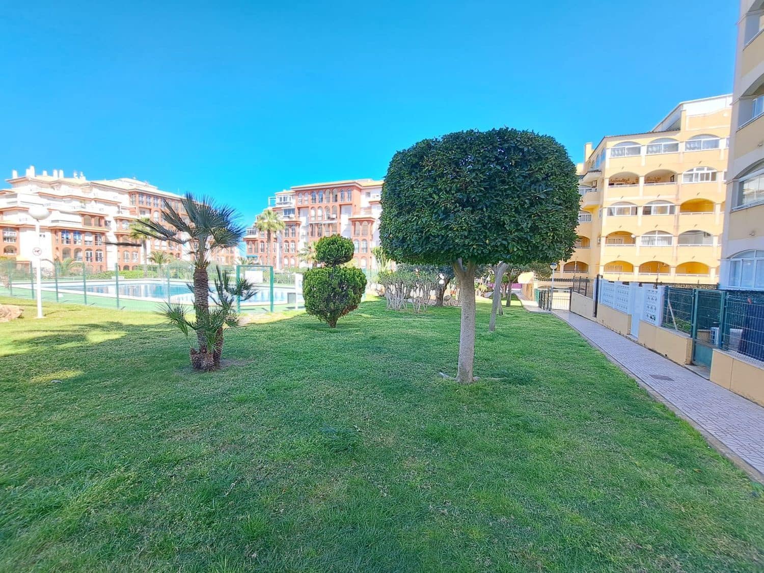 2 soveværelse Lejlighed til salg i Torrevieja med swimmingpool garage - € 156.900 (Ref: 8926061)