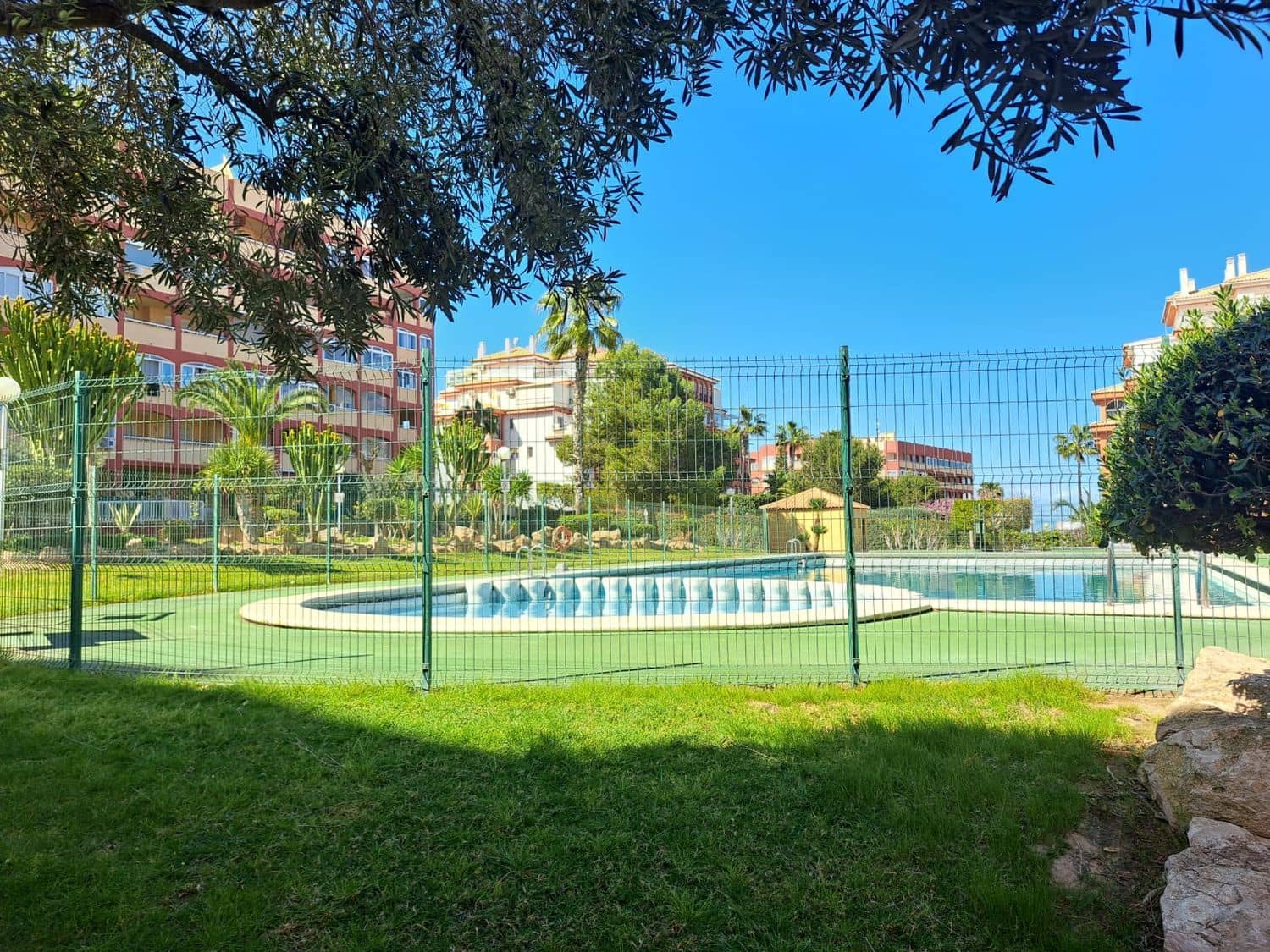 2 soveværelse Lejlighed til salg i Torrevieja med swimmingpool garage - € 156.900 (Ref: 8926061)