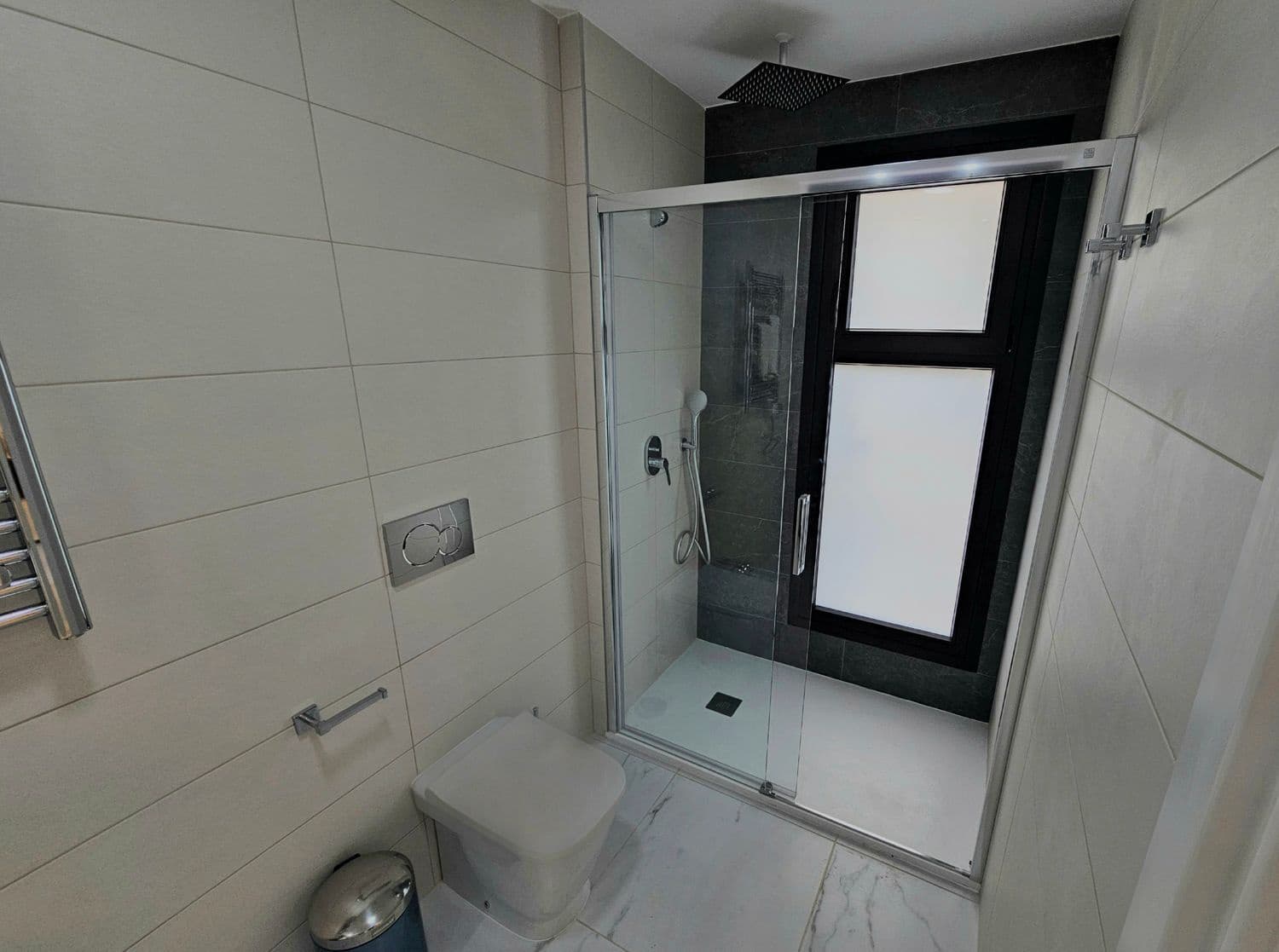 2 makuuhuone Huoneisto myytävänä paikassa Torrevieja mukana uima-altaan 
autotalli - 329 000 € (Ref: 8936442)