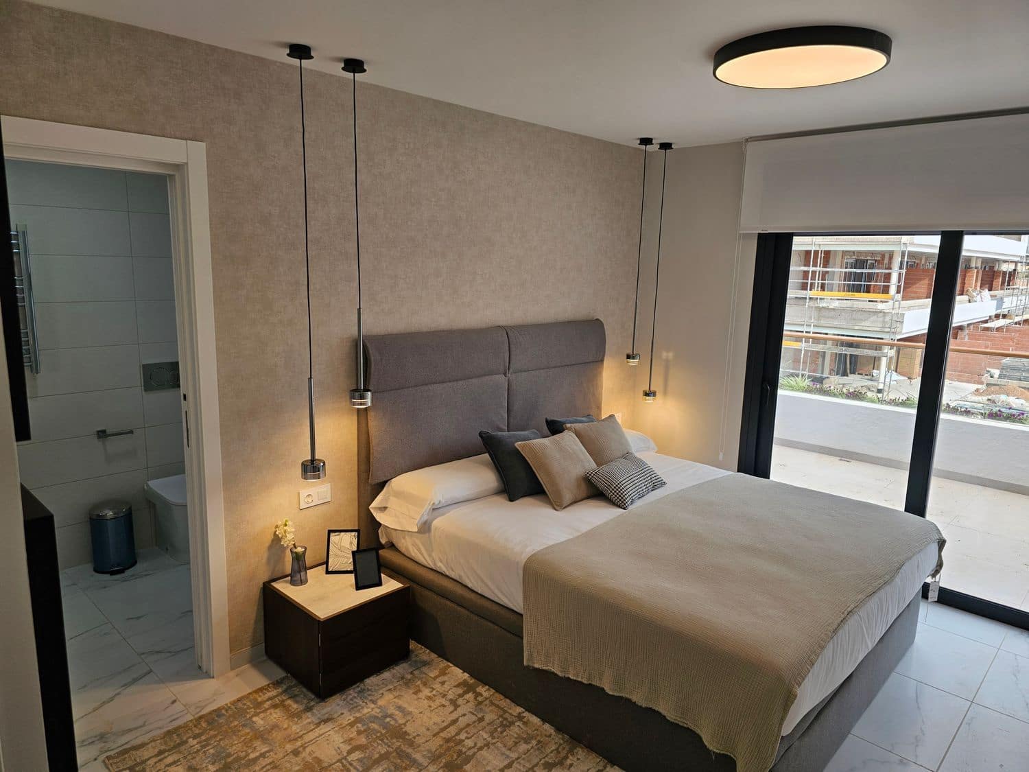 2 makuuhuone Huoneisto myytävänä paikassa Torrevieja mukana uima-altaan 
autotalli - 329 000 € (Ref: 8936442)