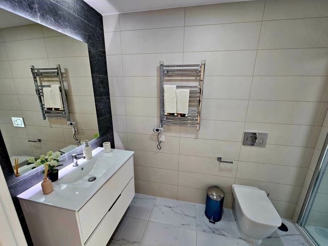 2 makuuhuone Huoneisto myytävänä paikassa El Chaparral - La Siesta - La Torreta, Torrevieja mukana uima-altaan 
autotalli - 329 000 € (Ref: 8936442)