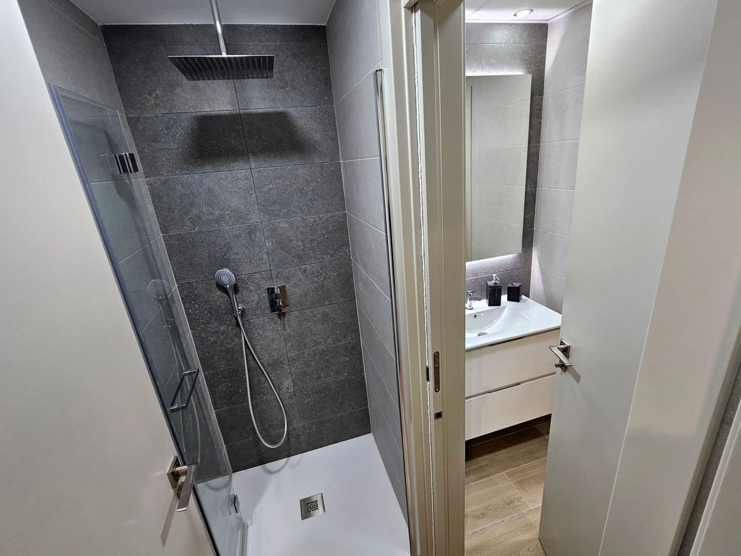 Apartamento de 2 habitaciones en Torrevieja en venta con piscina garaje - 293.000 € (Ref: 8938394)