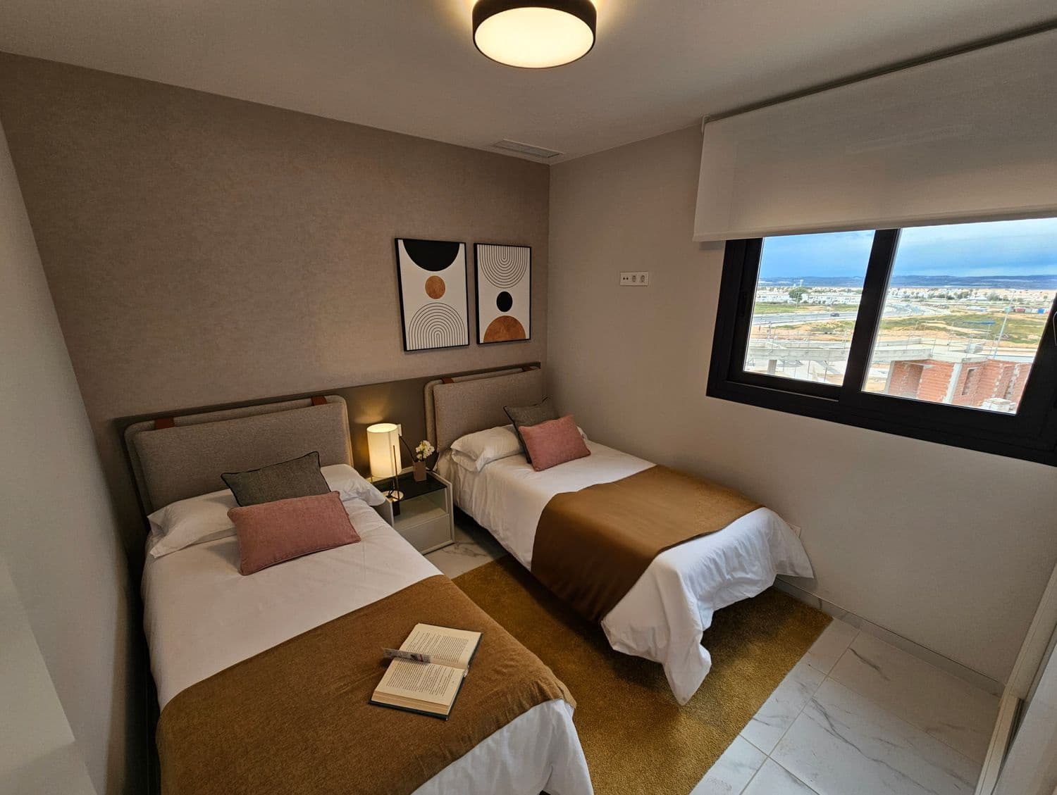 Apartamento de 2 habitaciones en Torrevieja en venta con piscina garaje - 293.000 € (Ref: 8938394)