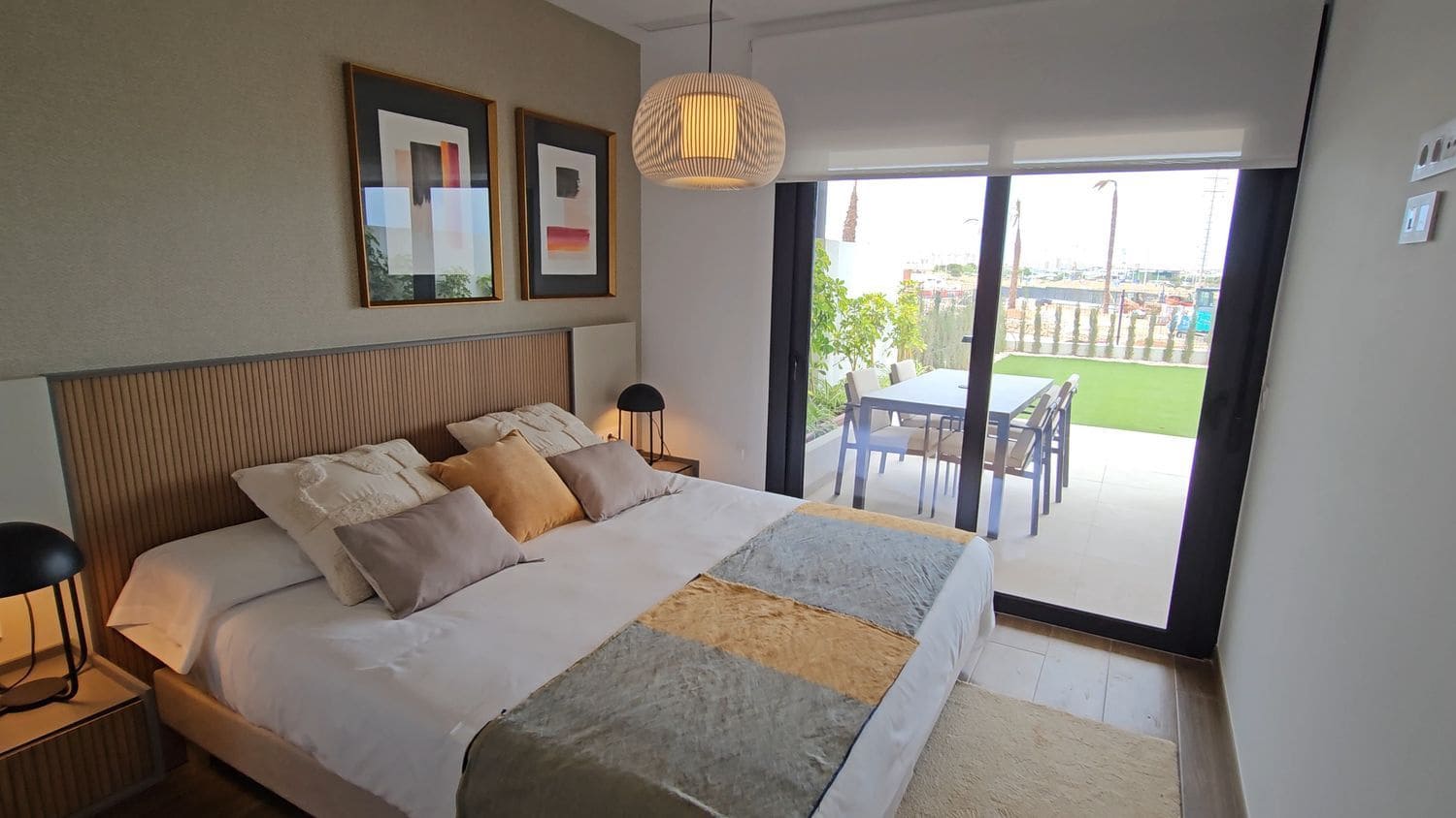 Apartamento de 2 habitaciones en Torrevieja en venta con piscina garaje - 293.000 € (Ref: 8938394)