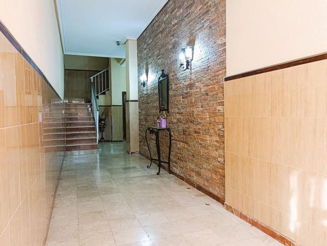 3 bedroom Apartment for sale in San Pedro del Pinatar ciudad, San Pedro del Pinatar with garage - € 125,000 (Ref: 8961050)