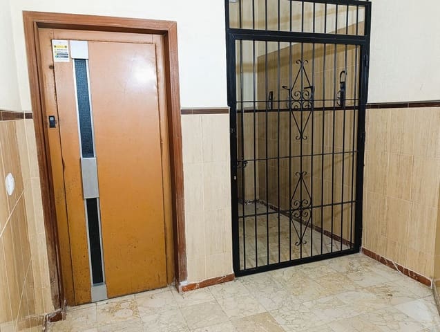 3 bedroom Apartment for sale in San Pedro del Pinatar ciudad, San Pedro del Pinatar with garage - € 125,000 (Ref: 8961050)