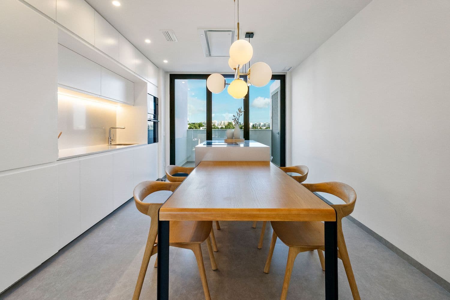 Apartamento de 2 habitaciones en Las Colinas Golf en venta con piscina garaje - 447.000 € (Ref: 8980110)