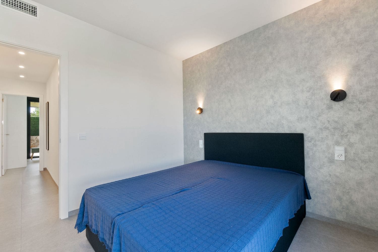 Apartamento de 2 habitaciones en Las Colinas Golf en venta con piscina garaje - 447.000 € (Ref: 8980110)