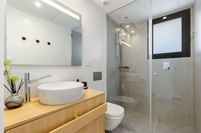 Apartamento de 2 habitaciones en Las Colinas Golf, Orihuela en venta con piscina garaje - 447.000 € (Ref: 8980110)