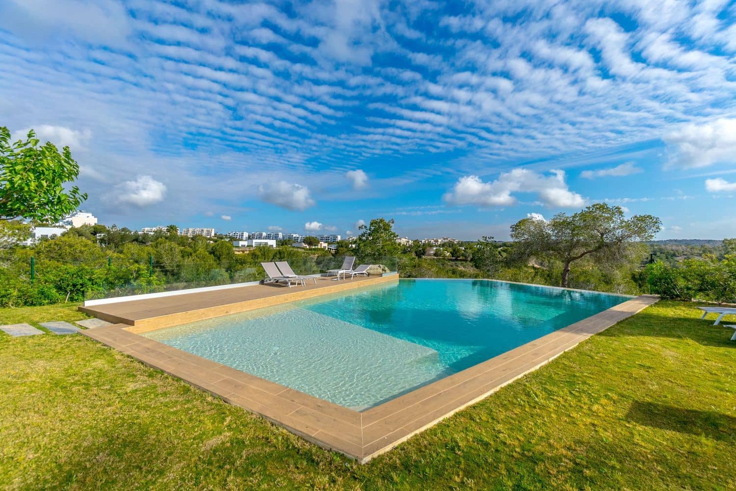 Apartamento de 2 habitaciones en Las Colinas Golf en venta con piscina garaje - 447.000 € (Ref: 8980110)