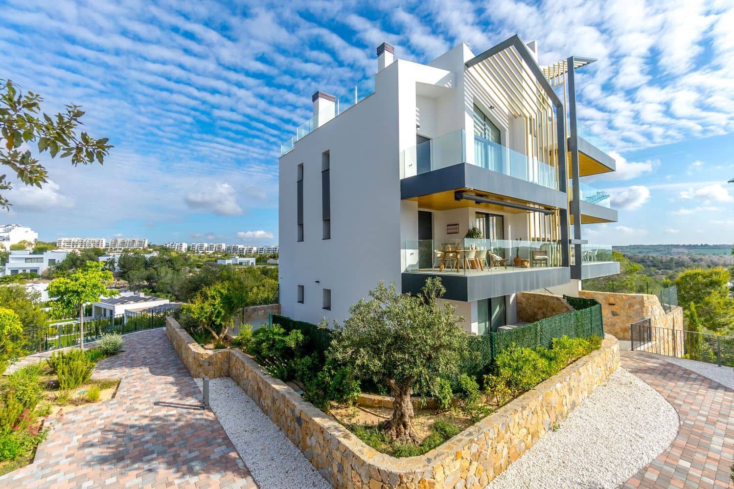 Apartamento de 2 habitaciones en Las Colinas Golf en venta con piscina garaje - 447.000 € (Ref: 8980110)