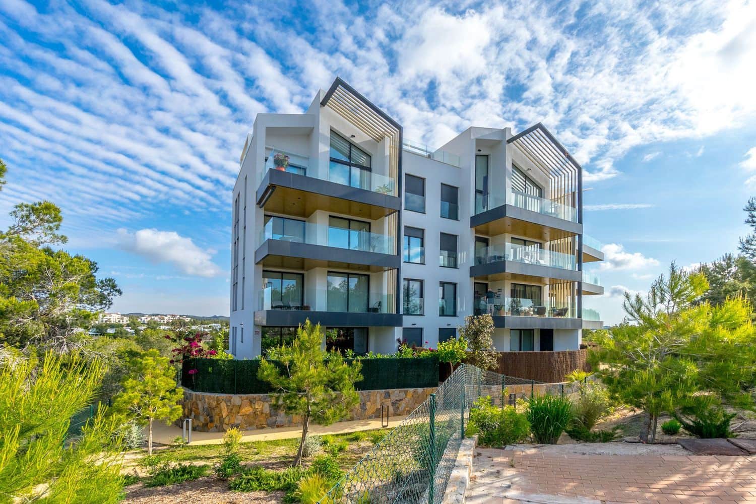 Apartamento de 2 habitaciones en Las Colinas Golf en venta con piscina garaje - 447.000 € (Ref: 8980110)