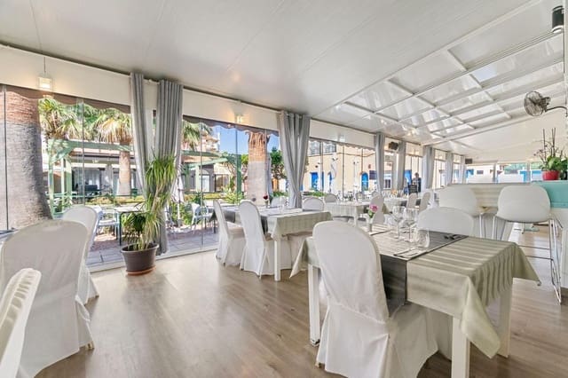 Komercyjne do wynajęcia w Puerto Deportivo, Torrevieja - 950 € (Ref: 9108305)