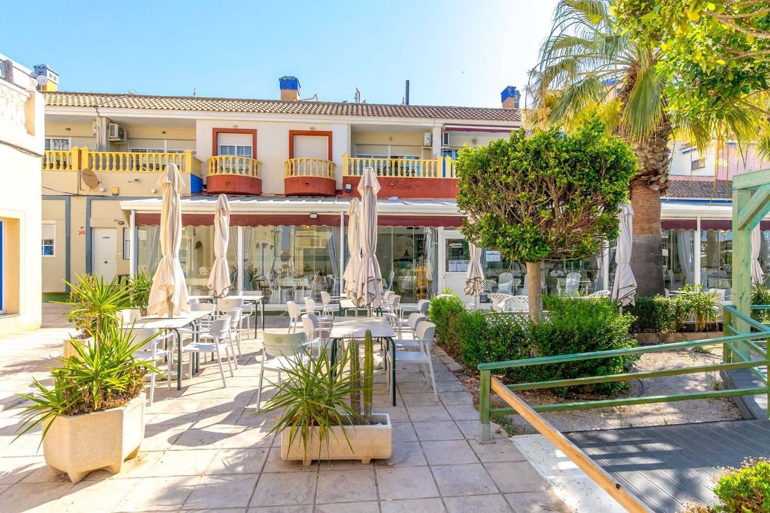 Comercial para arrendar em Torrevieja - 950 € (Ref: 9108305)