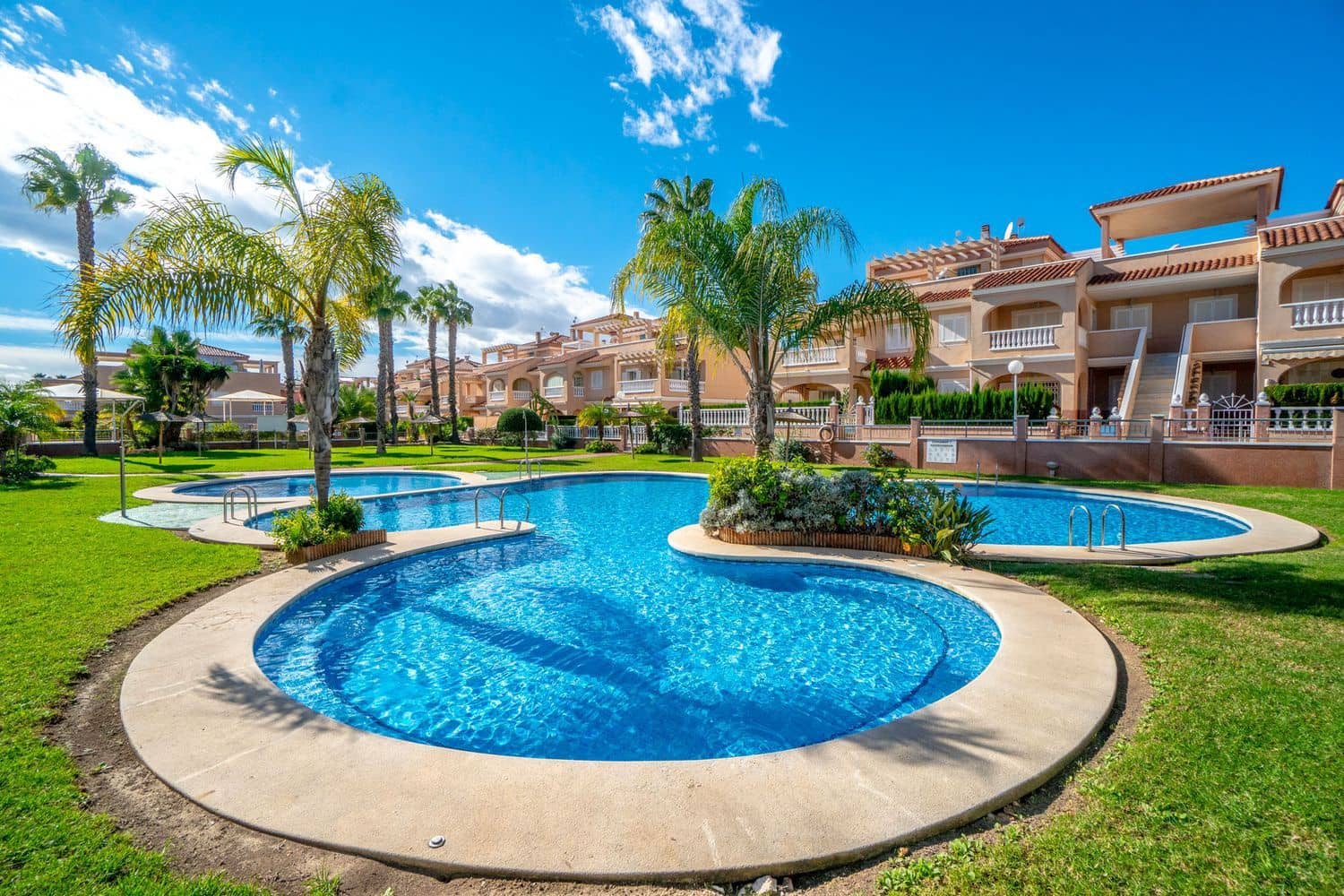 2 sypialnia Apartament na sprzedaż w Orihuela Costa z basenem garażem - 195 000 € (Ref: 9198301)