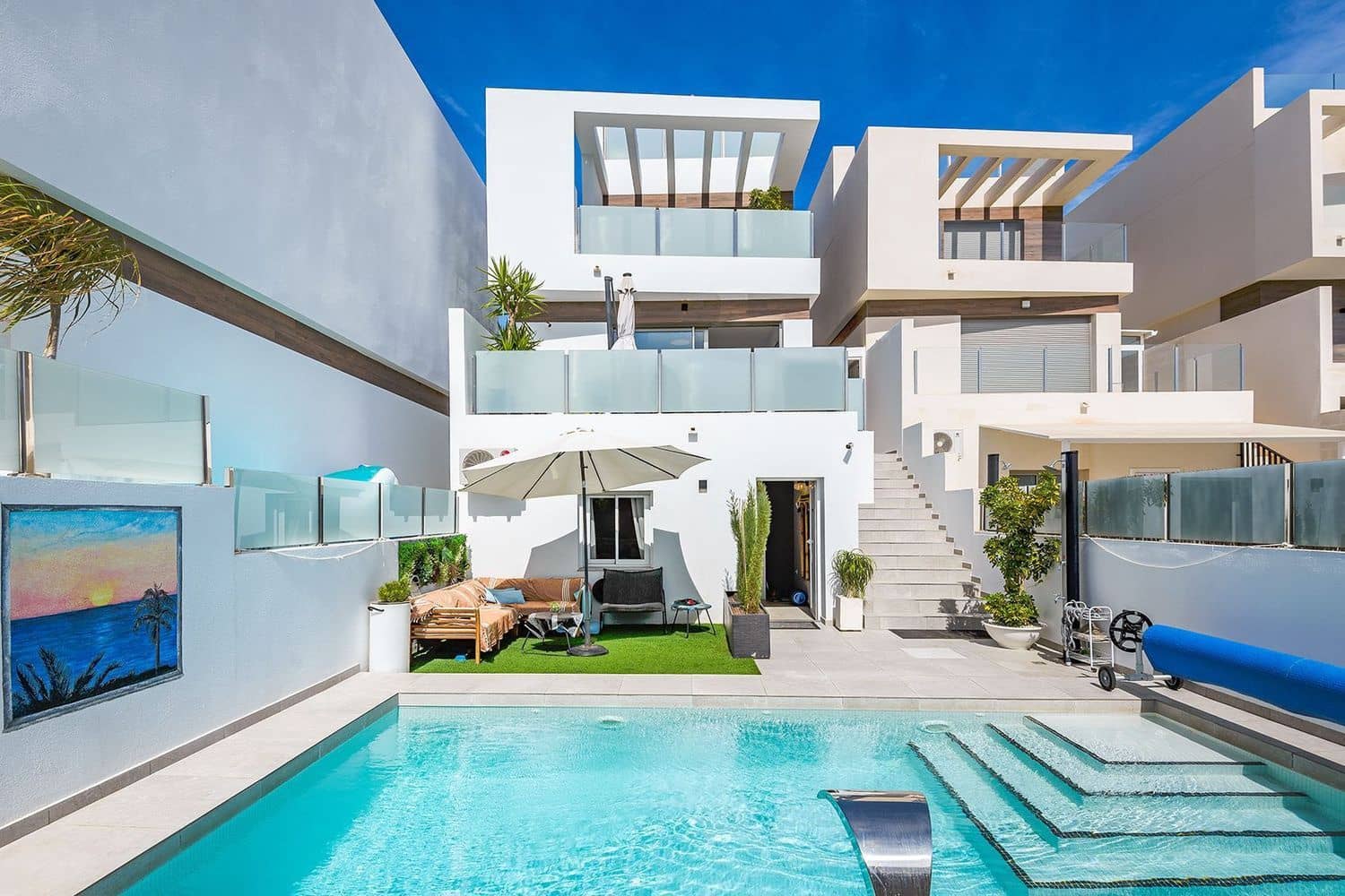 4 Zimmer Villa zu verkaufen in Orihuela Costa mit Pool Garage - 499.000 € (Ref: 9280687)