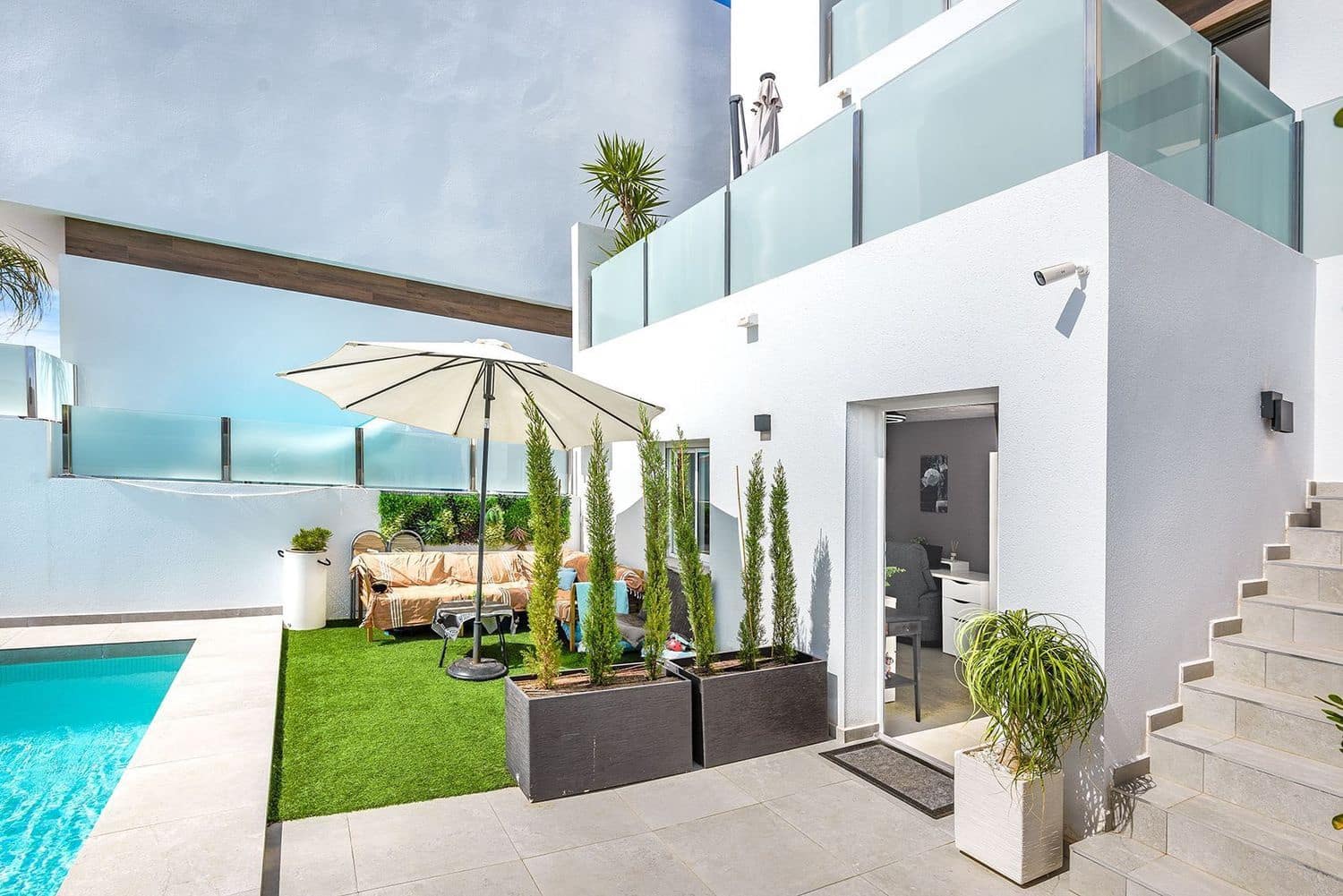 4 Zimmer Villa zu verkaufen in Orihuela Costa mit Pool Garage - 499.000 € (Ref: 9280687)