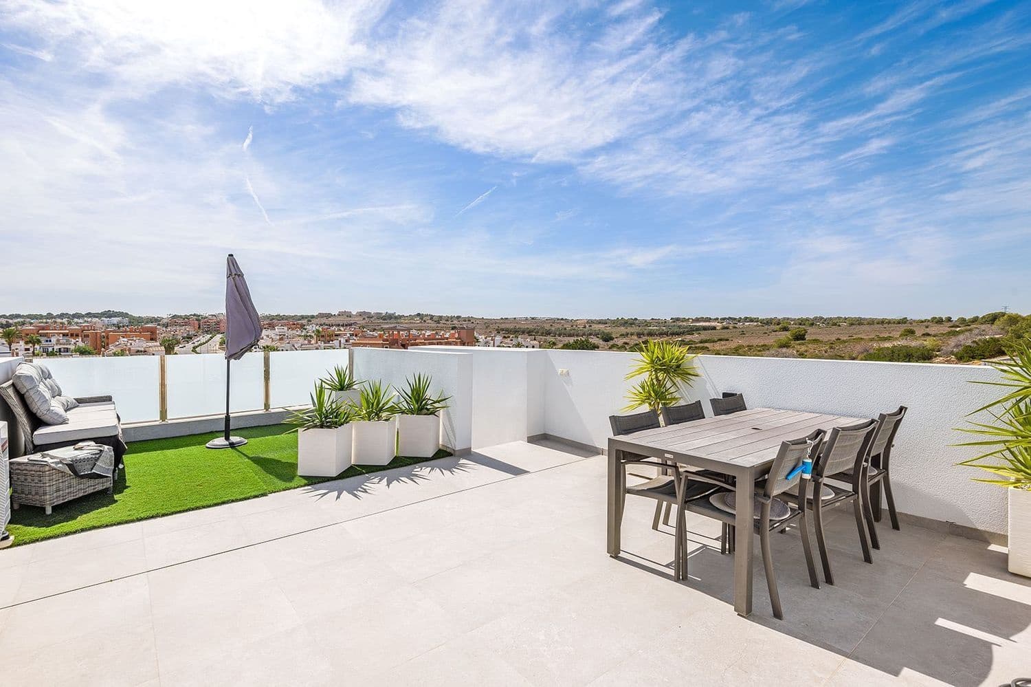 4 Zimmer Villa zu verkaufen in Orihuela Costa mit Pool Garage - 499.000 € (Ref: 9280687)