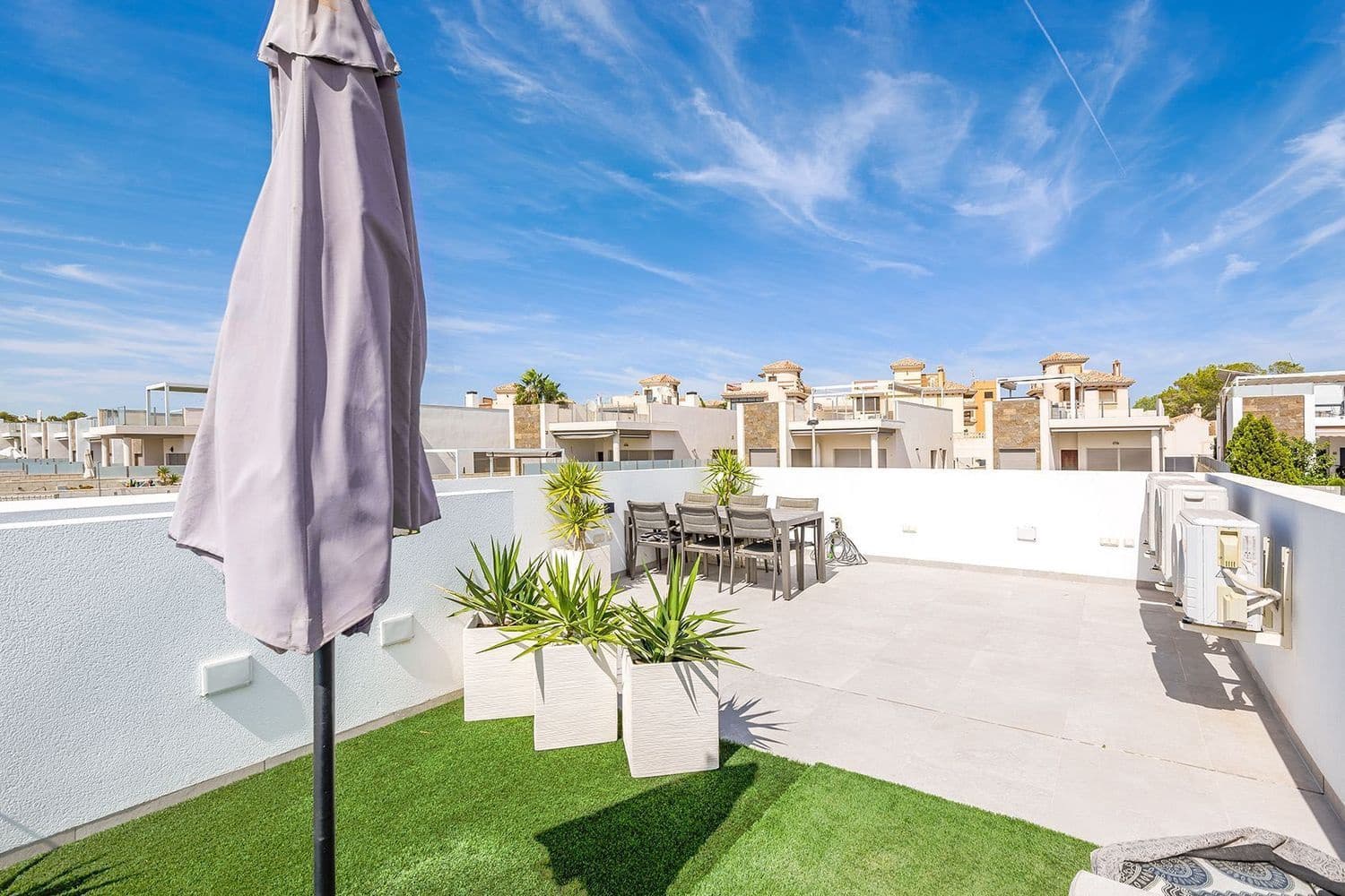 4 Zimmer Villa zu verkaufen in Orihuela Costa mit Pool Garage - 499.000 € (Ref: 9280687)