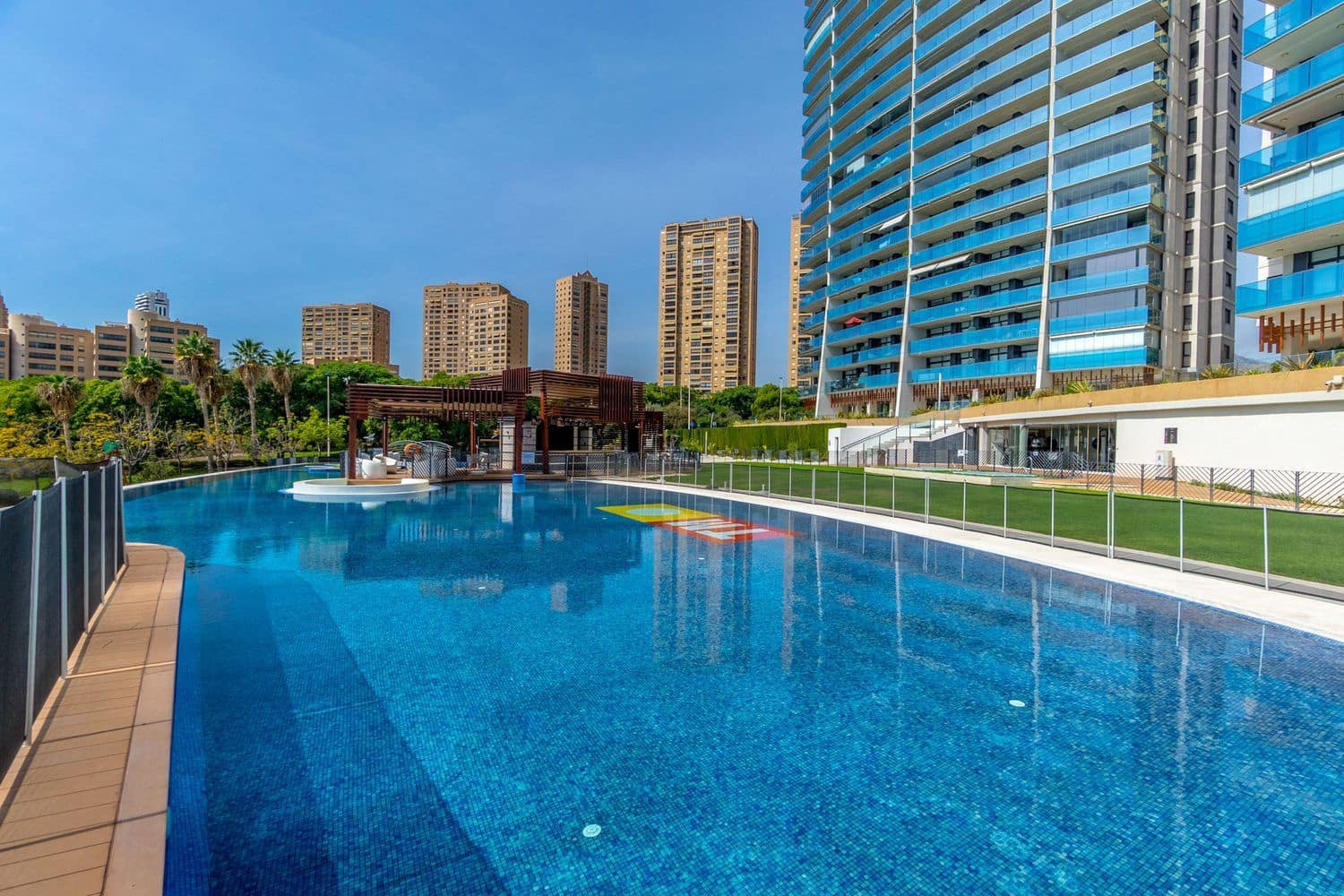 2 chambre Appartement à vendre à Benidorm avec piscine garage - 600 000 € (Ref: 9290998)