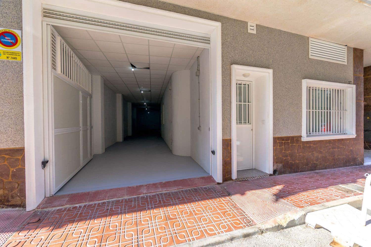 2 bedroom Apartment for sale in Torrevieja with garage - € 325,000 (Ref: 9341793)