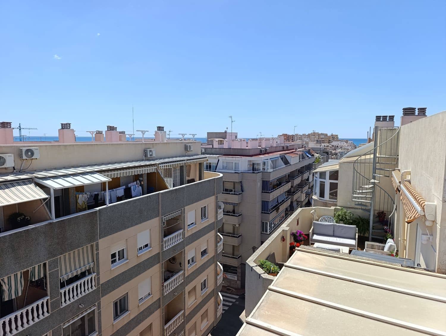 2 makuuhuone Huoneisto myytävänä paikassa Torrevieja mukana 
autotalli - 325 000 € (Ref: 9341793)