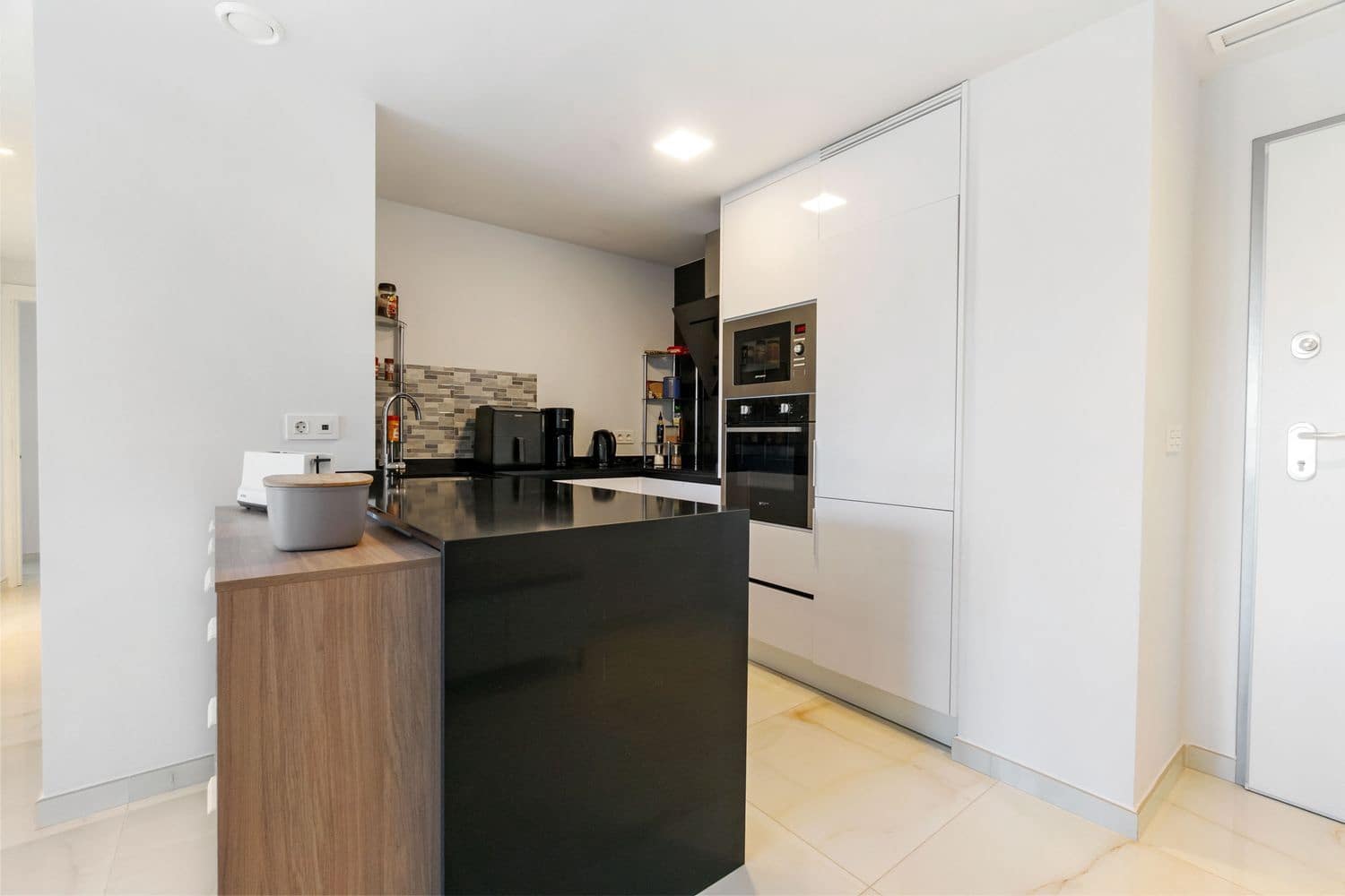 Apartamento de 2 habitaciones en Orihuela Costa en venta con piscina garaje - 249.900 € (Ref: 9371240)