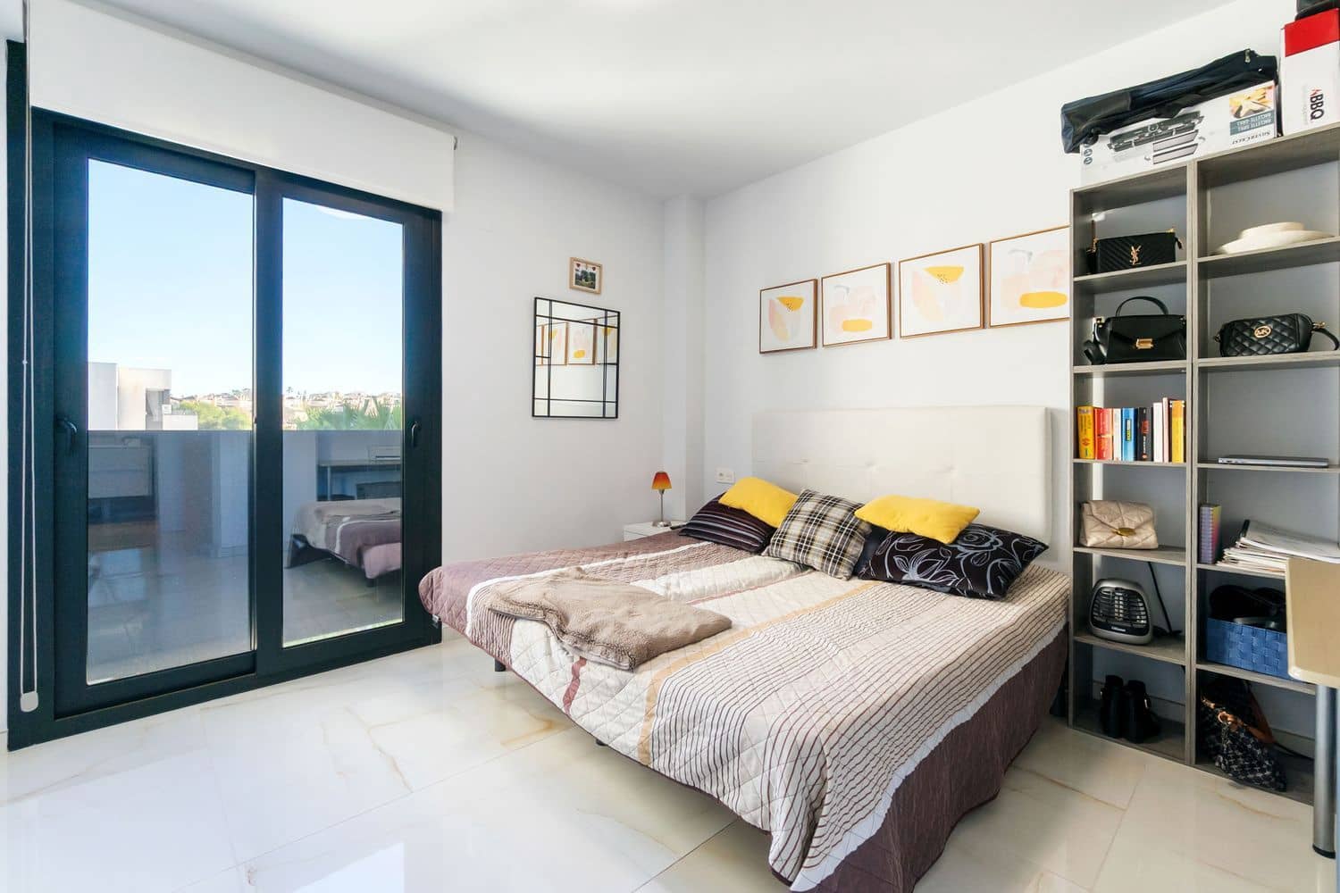 Apartamento de 2 habitaciones en Orihuela Costa en venta con piscina garaje - 249.900 € (Ref: 9371240)