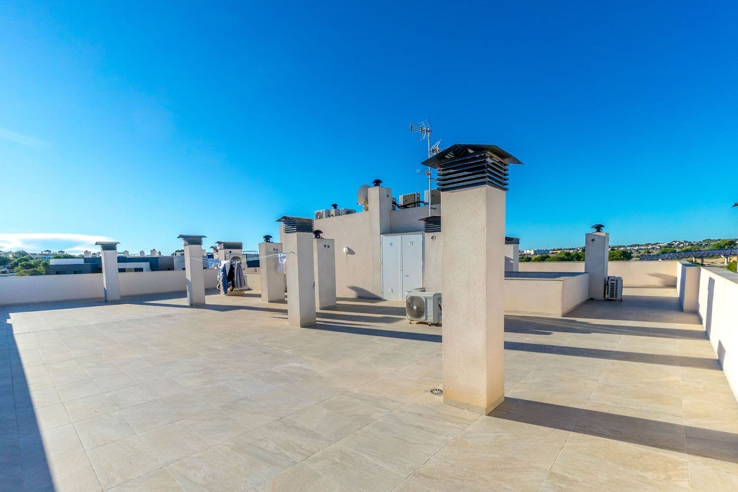 Apartamento de 2 habitaciones en Orihuela Costa en venta con piscina garaje - 249.900 € (Ref: 9371240)