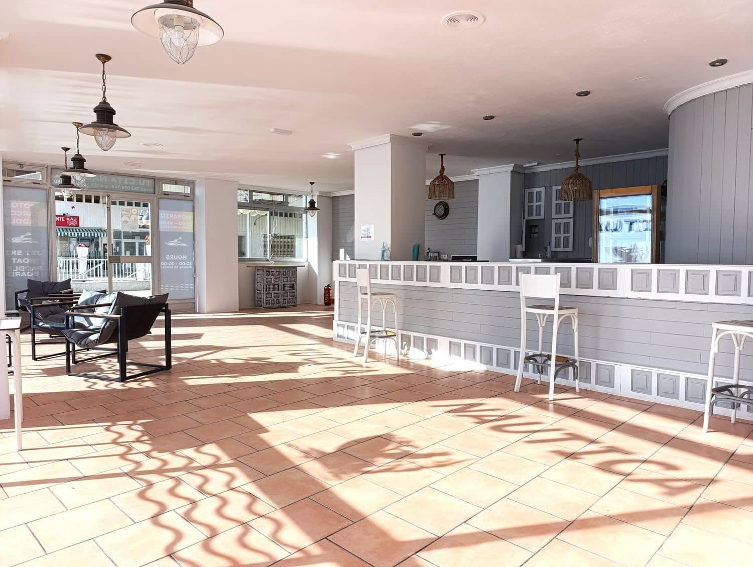 Commercial for rent in Torrevieja - € 550 (Ref: 9436720)