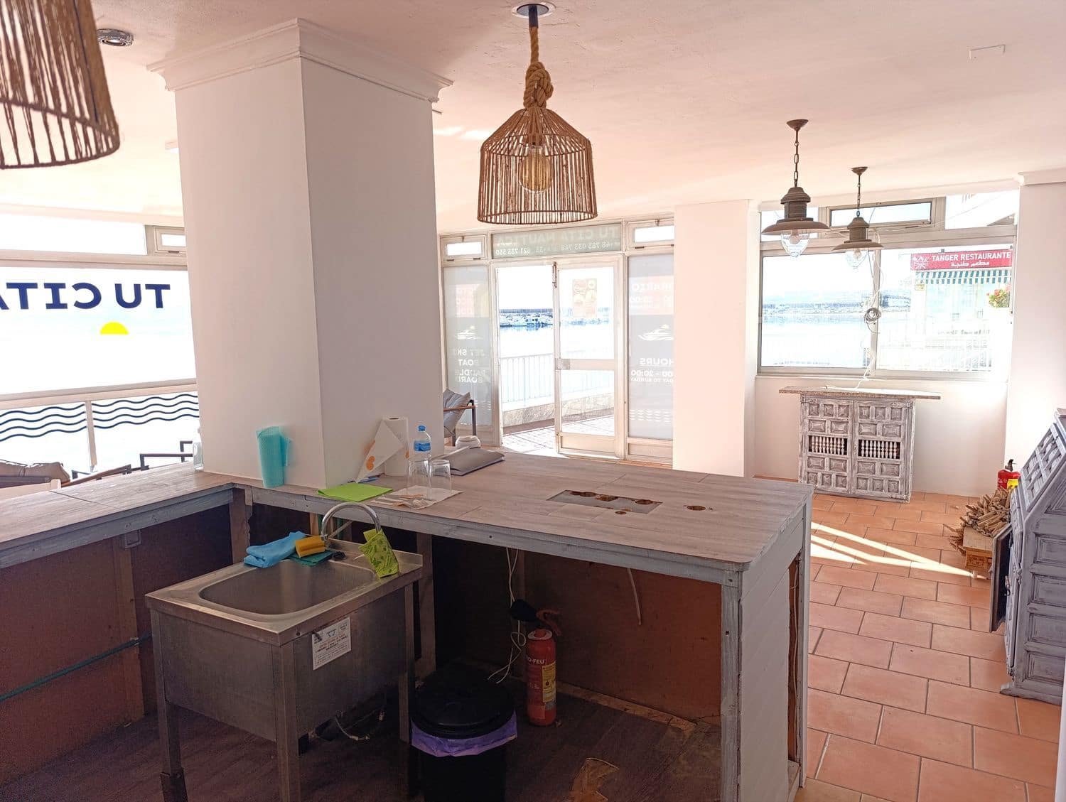 Commercial for rent in Torrevieja - € 550 (Ref: 9436720)