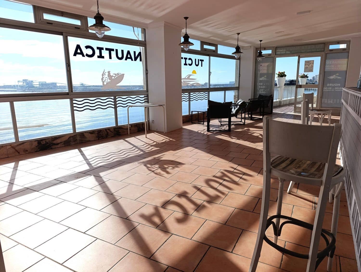 Commercial for rent in Torrevieja - € 550 (Ref: 9436720)