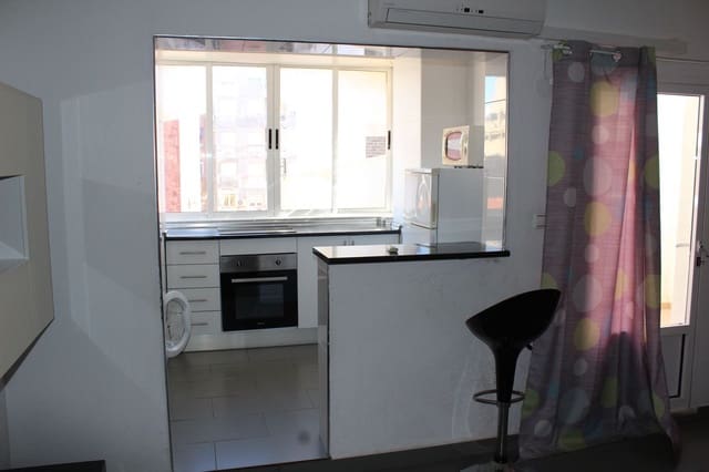 2 makuuhuone Huoneisto myytävänä paikassa Centro - Muelle Pesquero, Torrevieja mukana 
autotalli - 121 900 € (Ref: 9467954)