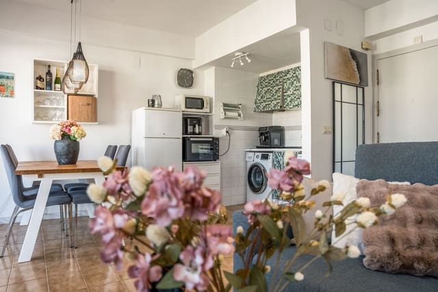 Apartamento de 2 habitaciones en La Veleta, Torrevieja en venta con garaje - 169.500 € (Ref: 9471911)