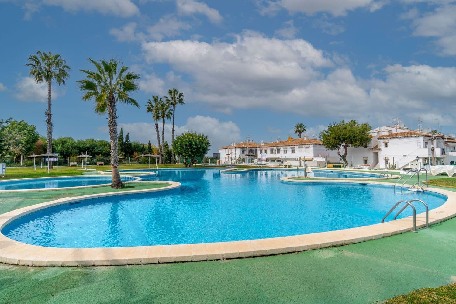 1 sypialnia Apartament na sprzedaż w Torrevieja z basenem garażem - 104 900 € (Ref: 9496705)