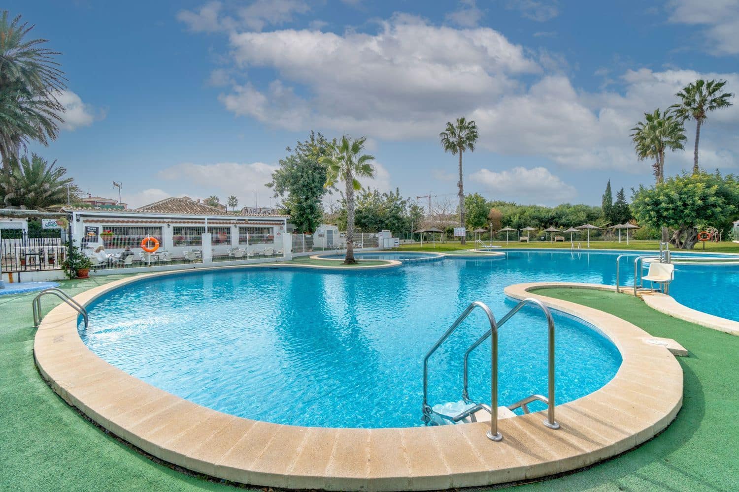 1 sypialnia Apartament na sprzedaż w Torrevieja z basenem garażem - 104 900 € (Ref: 9496705)