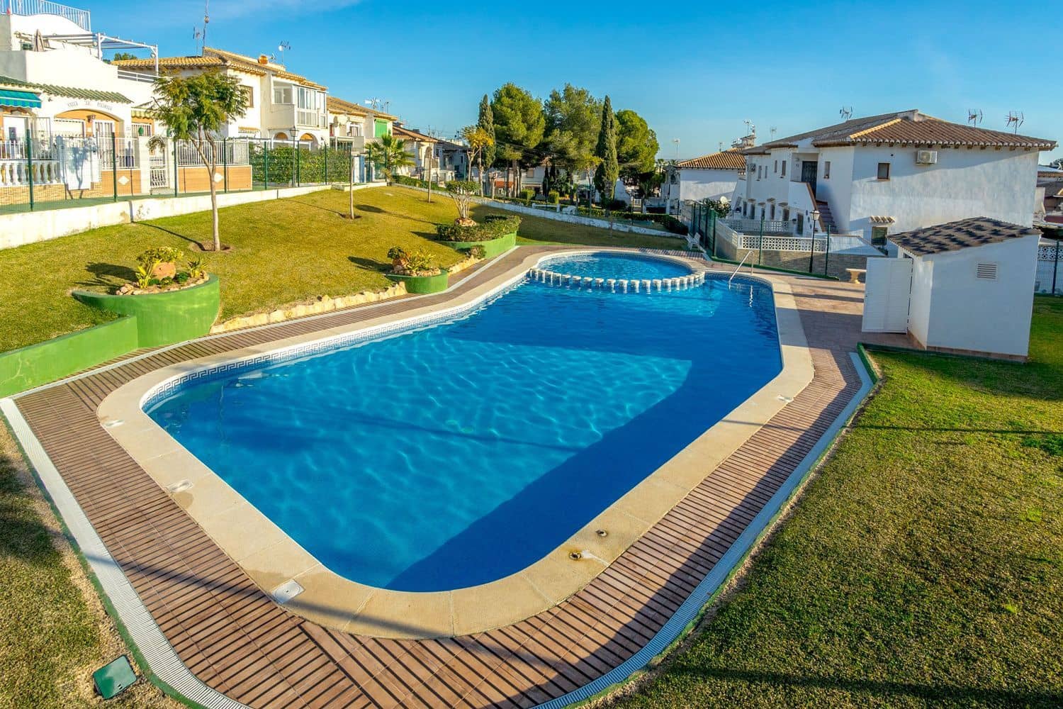 1 sypialnia Apartament na sprzedaż w Torrevieja z basenem garażem - 104 900 € (Ref: 9496705)