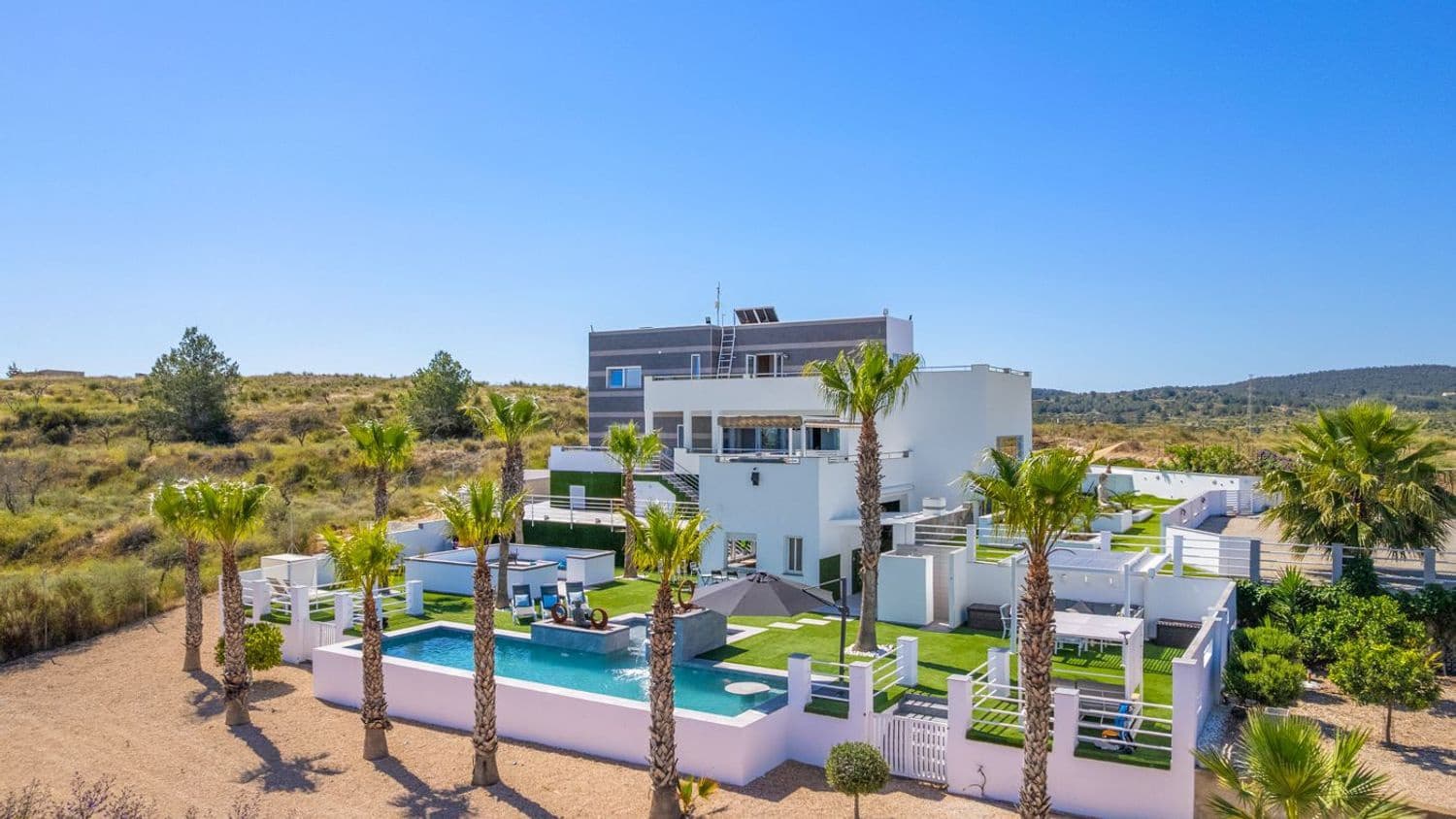 5 sypialnia Finka/Dom wiejski na sprzedaż w Orihuela z basenem garażem - 1 694 900 € (Ref: 9501858)