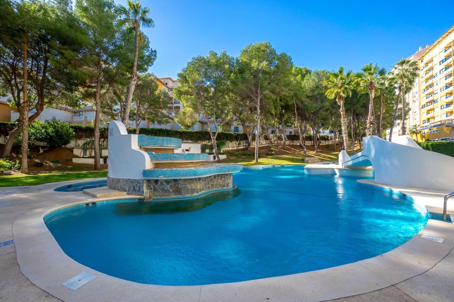 3 bedroom Apartment for sale in Campoamor with pool garage - € 199,900 (Ref: 9533214)