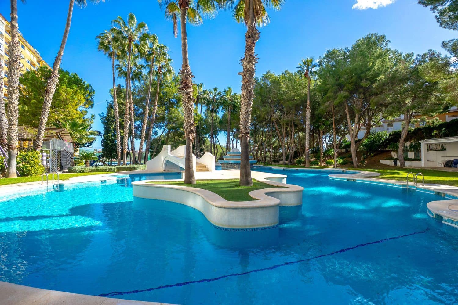 3 bedroom Apartment for sale in Campoamor with pool garage - € 199,900 (Ref: 9533214)