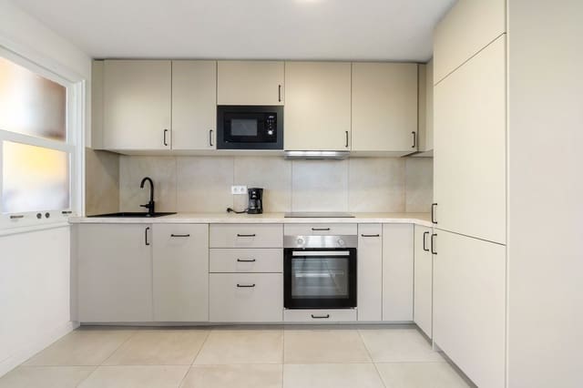 3 makuuhuone Huoneisto myytävänä paikassa Playa del Acequión, Torrevieja mukana uima-altaan 
autotalli - 219 000 € (Ref: 9547383)