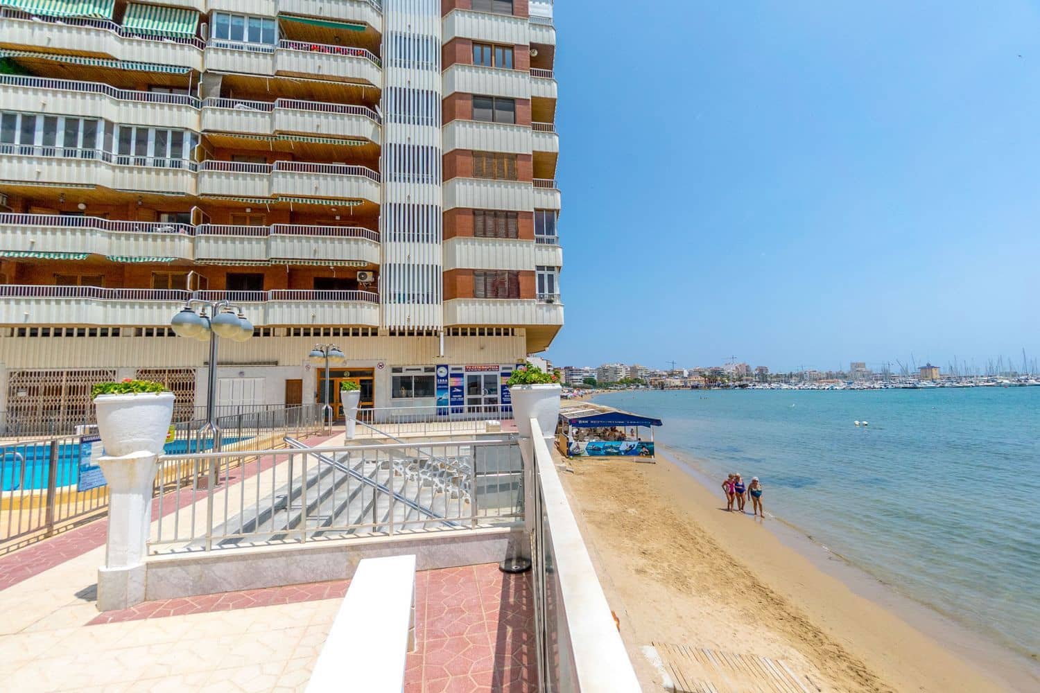 3 quarto Apartamento para venda em Torrevieja com piscina garagem - 219 000 € (Ref: 9547383)