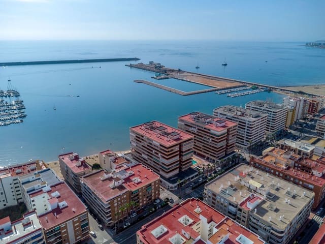 3 makuuhuone Huoneisto myytävänä paikassa Playa del Acequión, Torrevieja mukana uima-altaan 
autotalli - 219 000 € (Ref: 9547383)