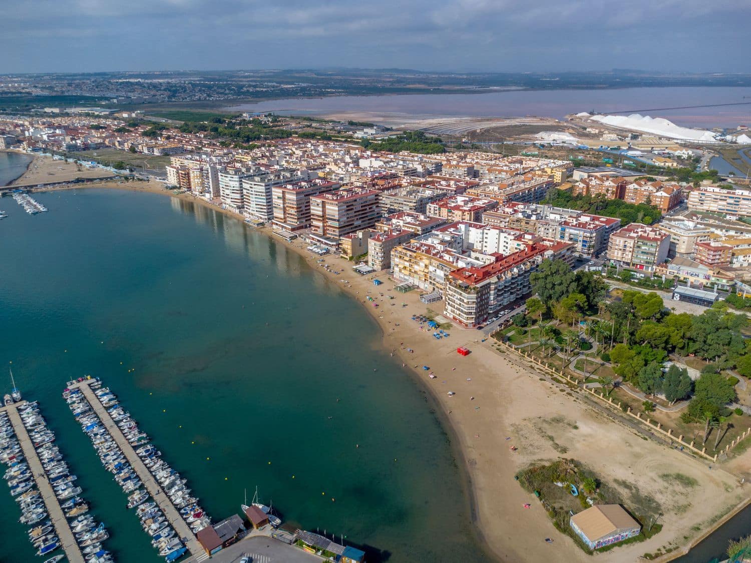 3 quarto Apartamento para venda em Torrevieja com piscina garagem - 219 000 € (Ref: 9547383)