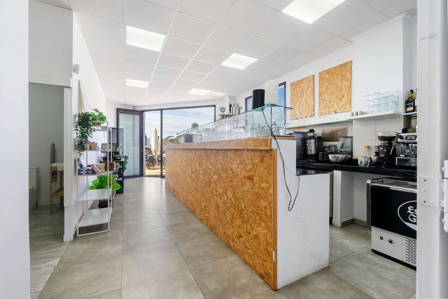 Erhverv til leje i La Zenia - € 750 (Ref: 9564185)