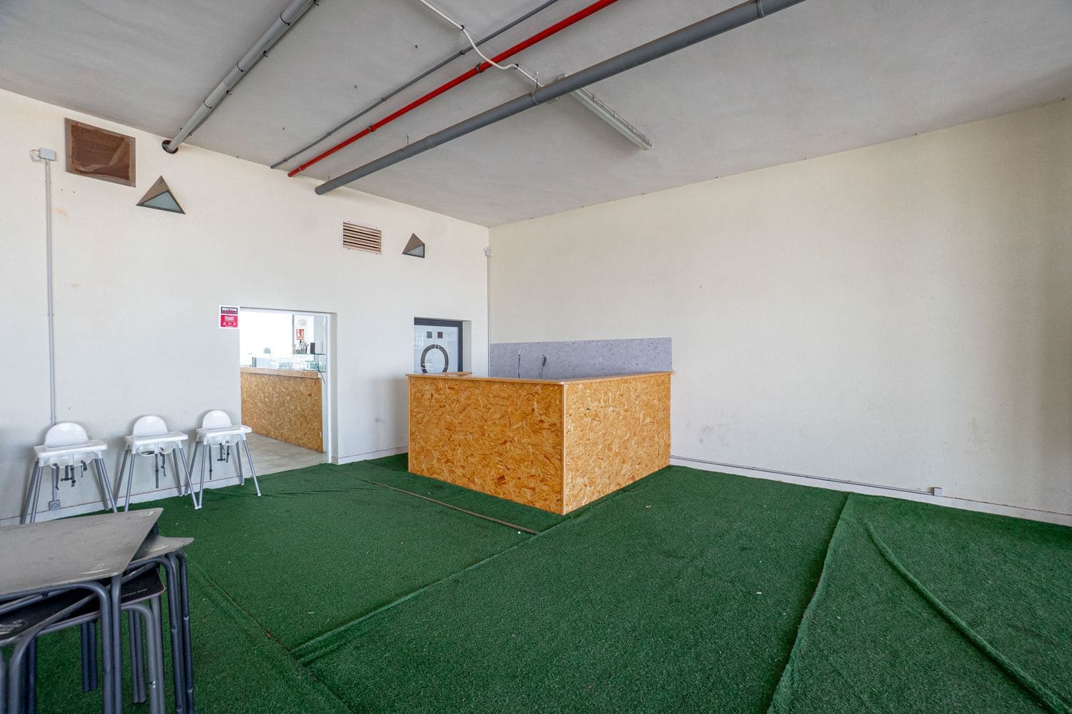 Erhverv til leje i La Zenia - € 750 (Ref: 9564185)