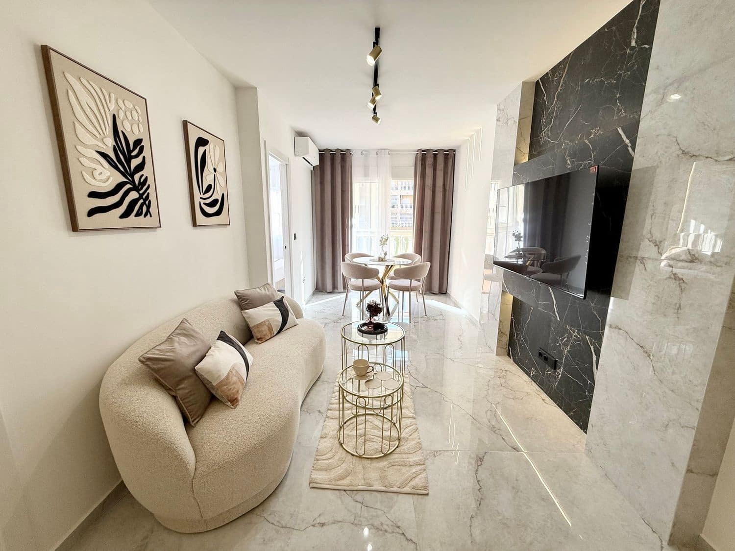 2 soverom Leilighet til salgs i Torrevieja med svømmebasseng garasje - € 181 000 (Ref: 9594521)